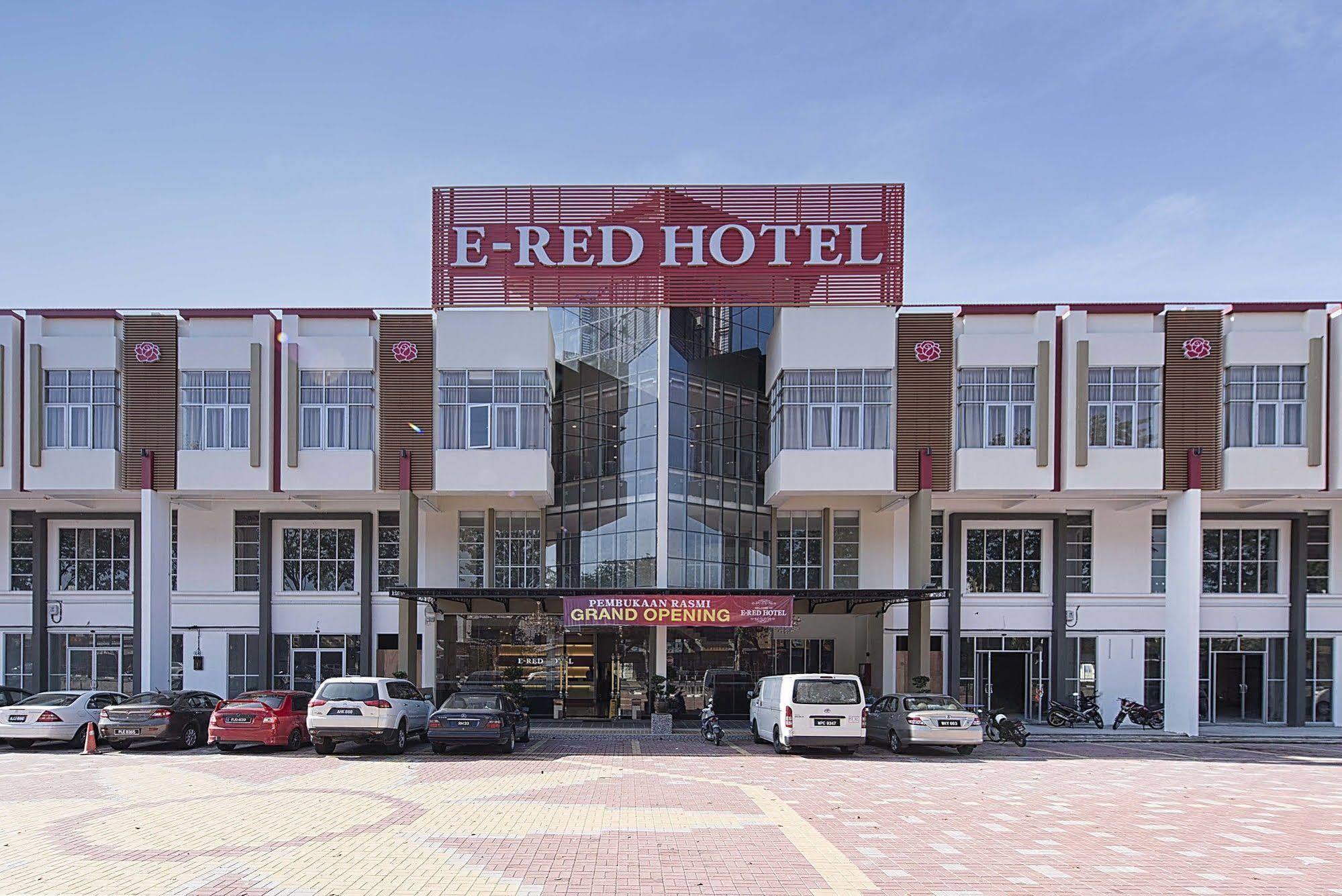 E-Red Hotel Alma Cosmo Bukit Mertajam Dış mekan fotoğraf